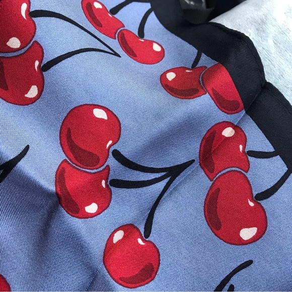 🍒 Coach Cherry Swirl Print Silk Blue/Red - Picture 8 of 9